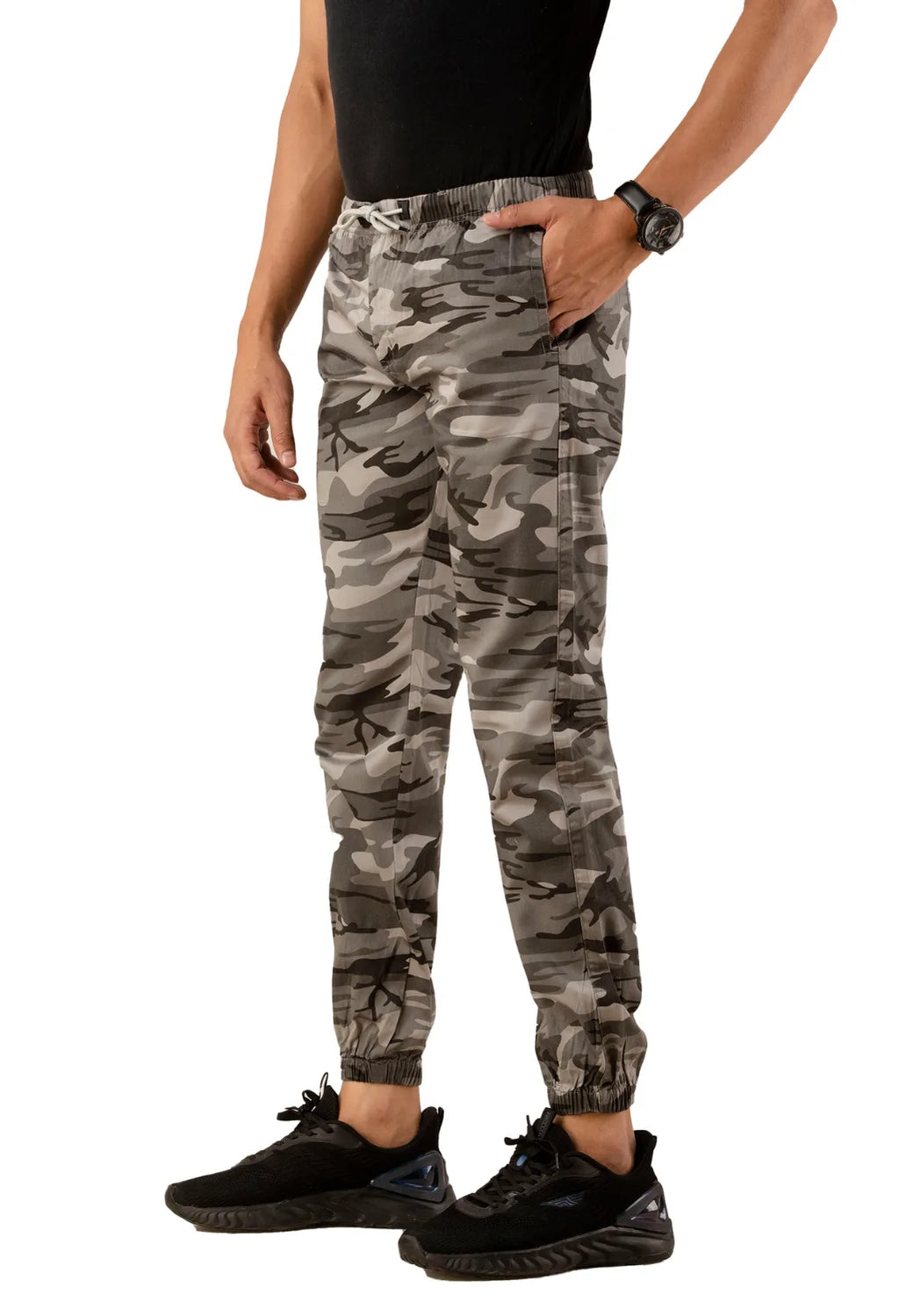 Sterio Pace Men Camouflage Printed Relaxed Straight Leg Joggers Trousers